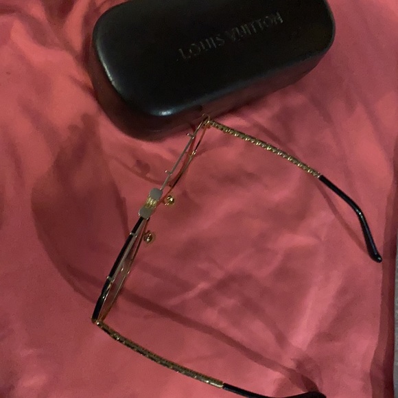 - Louis Vuitton sunglasses needs new lenses 💯 - Picture 5 of 5